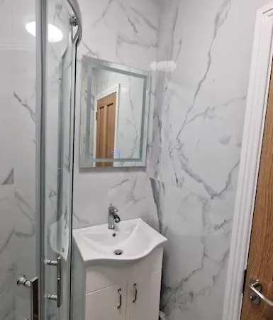 снеск Q,r-с0de First -,-newly Decorated Citycentre Apartment